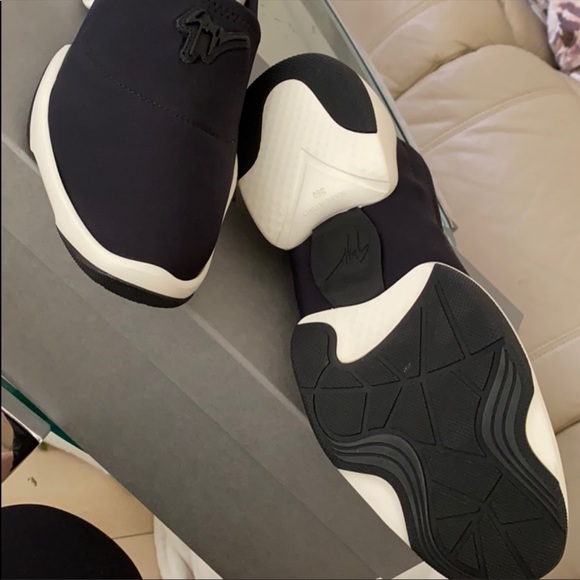 Shoes - Picture 4 of 5